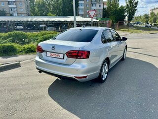 2014 Volkswagen Jetta VI Рестайлинг, серебристый, 1300000 рублей, вид 5