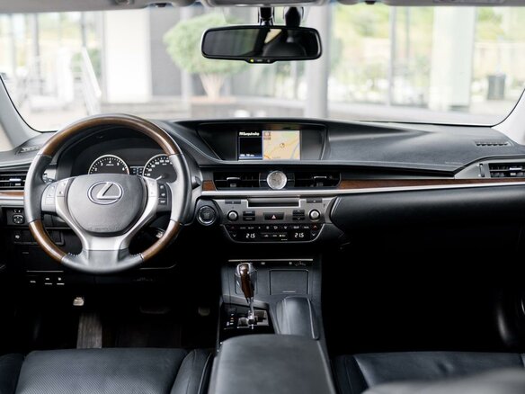 2014 Lexus ES 250 VI, белый, 2600000 рублей - вид 6