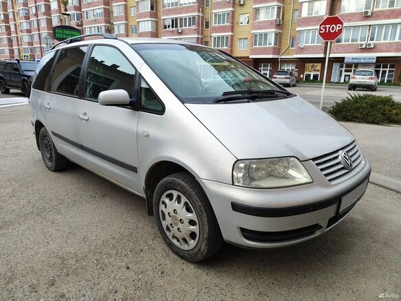 2002 Volkswagen Sharan I Рестайлинг, серый, 555000 рублей - вид 2