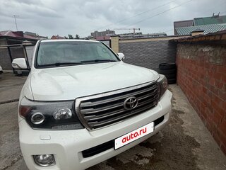 2012 Toyota Land Cruiser 200 Series Рестайлинг 1, белый, 3700000 рублей, вид 1
