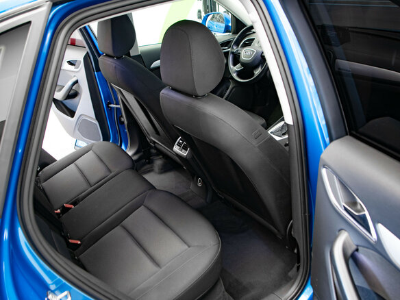 2015 Audi Q3 I (8U) Рестайлинг, голубой, 2125000 рублей - вид 28