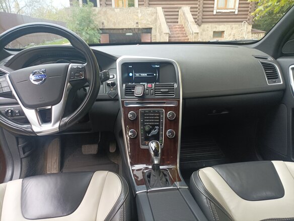 2014 Volvo XC60 I Рестайлинг, коричневый, 2200000 рублей - вид 6