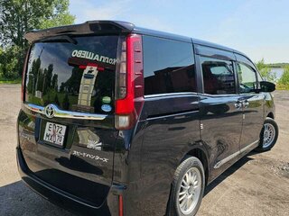 2015 Toyota Esquire I, фиолетовый, 2350000 рублей, вид 3