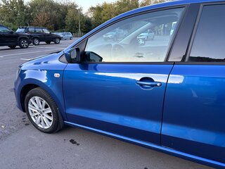 2018 Volkswagen Polo V Рестайлинг, синий, 950000 рублей, вид 4
