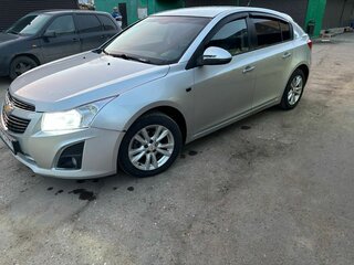 2013 Chevrolet Cruze I Рестайлинг, серебристый, 610000 рублей, вид 4