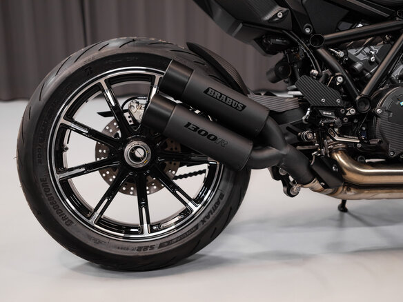 2022 KTM 1290 Super Duke R, красный - вид 13