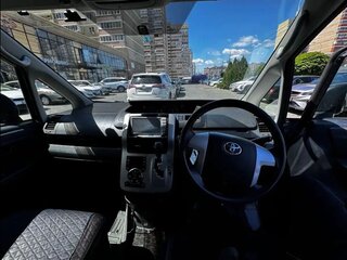 2011 Toyota Voxy II (R70) Рестайлинг, синий, 1590000 рублей, вид 3