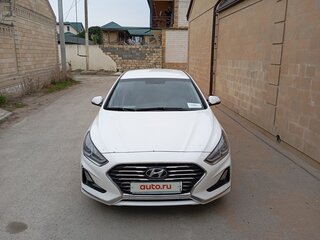 2019 Hyundai Sonata VII (LF) Рестайлинг, белый, 1300000 рублей, вид 4