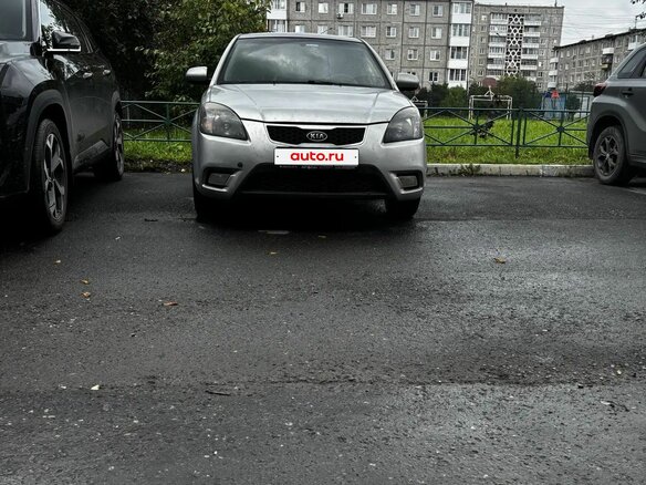 2010 Kia Rio II Рестайлинг, серый
