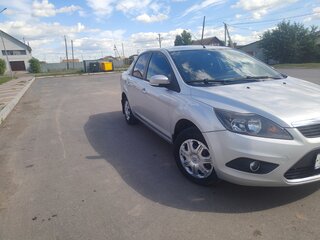 2010 Ford Focus II Рестайлинг, серебристый, 800000 рублей, вид 4