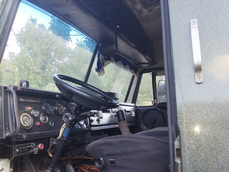 1991 КамАЗ 4310, зелёный, 1200000 рублей, вид 3