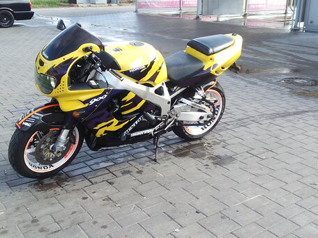 1996 Honda CBR 900RR Fireblade, жёлтый, 195282 рублей, вид 4