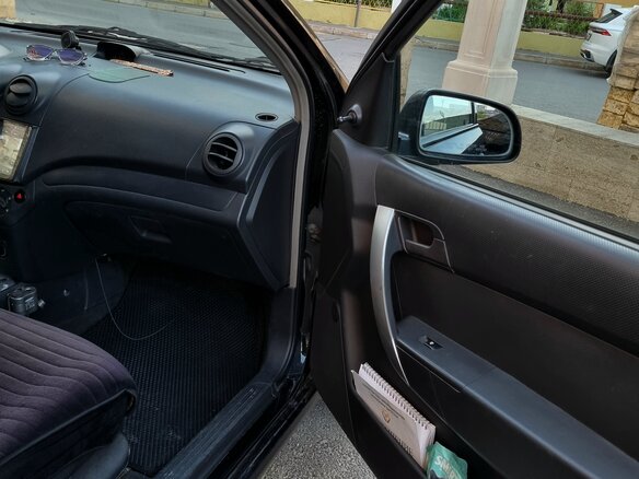 2010 Chevrolet Aveo I Рестайлинг, чёрный, 600000 рублей - вид 13