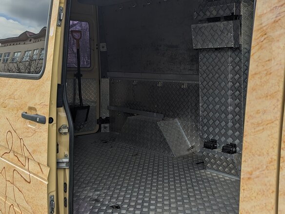 2005 Mercedes-Benz Sprinter, жёлтый, 3300000 рублей - вид 25