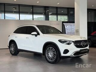 2026 Mercedes-Benz GLC 220 d II (X254), белый, 8200000 рублей, вид 2