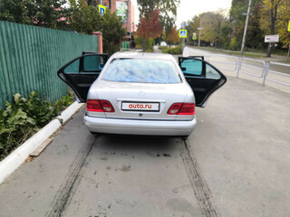 1997 Mercedes-Benz E-Класс 230 II (W210, S210), серебристый, 470000 рублей, вид 4