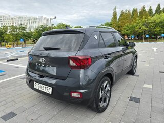 2022 Hyundai Venue I, серый, 1356200 рублей, вид 4