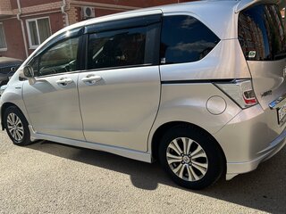 2012 Honda Freed I Рестайлинг, серый, 1380000 рублей, вид 4