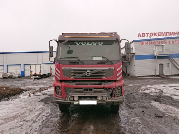2012 Volvo FM, красный, 2701000 рублей - вид 2