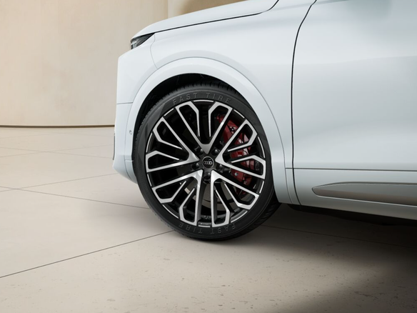 2026 Audi SQ9, белый, 21529424 рублей - вид 6