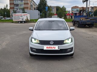 2018 Volkswagen Polo V Рестайлинг, белый, 1050000 рублей, вид 2