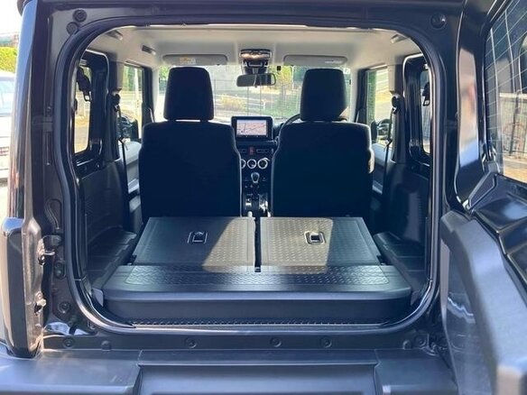 2023 Suzuki Jimny Sierra IV, чёрный, 1799777 рублей - вид 37