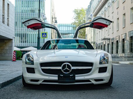 2010 Mercedes-Benz SLS AMG, белый, 30000000 рублей, вид 2