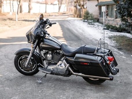 2006 Harley-Davidson Street Glide, серый, 900000 рублей, вид 4