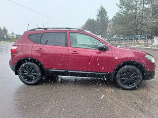 2013 Nissan Qashqai I Рестайлинг, красный, 880000 рублей, вид 4