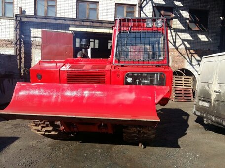 2006 ОТЗ ТЛТ-100, красный, 4300000 рублей, вид 1