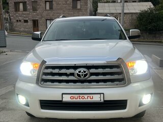 2011 Toyota Sequoia II, белый, 2930000 рублей, вид 2