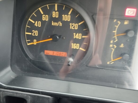 1988 Isuzu Elf (N-series), белый, 800000 рублей - вид 1
