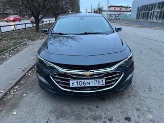2020 Chevrolet Malibu IX Рестайлинг, серый, 1800000 рублей, вид 3
