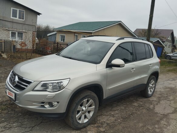 2011 Volkswagen Tiguan I, серебристый, 1299000 рублей - вид 1