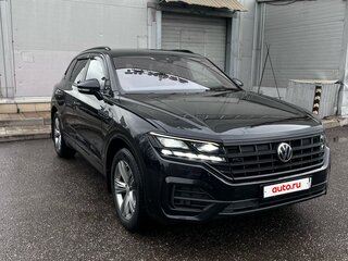 2019 Volkswagen Touareg III, чёрный, 5200000 рублей, вид 4