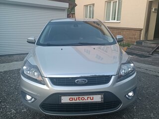 2010 Ford Focus II Рестайлинг, серебристый, 950000 рублей, вид 4