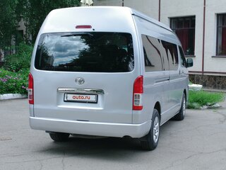 2014 Toyota HiAce H200 Рестайлинг, серебристый, 2800000 рублей, вид 5