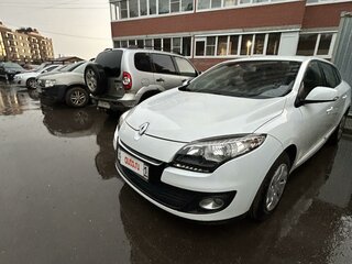 2013 Renault Megane III Рестайлинг, белый, 990000 рублей, вид 3