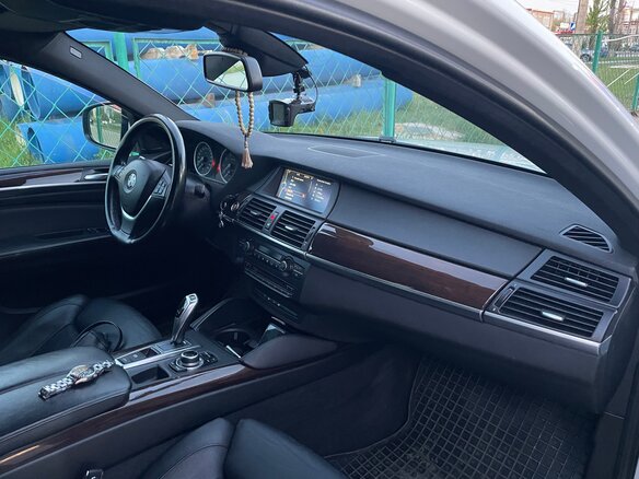 2012 BMW X6 35i I (E71) Рестайлинг, белый, 2550000 рублей - вид 6