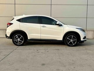 2021 Honda Vezel I Рестайлинг, белый, 1700000 рублей, вид 5
