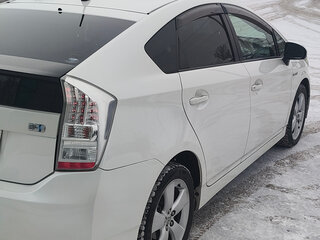 2010 Toyota Prius III (XW30), белый, 1300000 рублей, вид 3