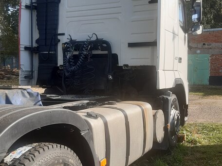 2012 Volvo FH, белый, 5950000 рублей, вид 3