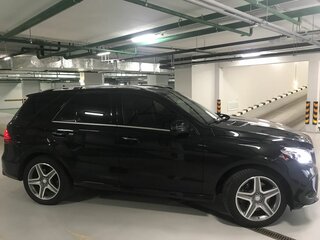 2016 Mercedes-Benz GLE 500 I (W166), чёрный, 5800000 рублей, вид 3