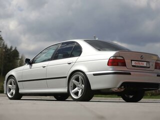 1998 BMW 5 серии 528i IV (E39), серебристый, 1900000 рублей, вид 4