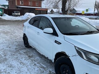 2013 Kia Rio III, белый, 630000 рублей, вид 4