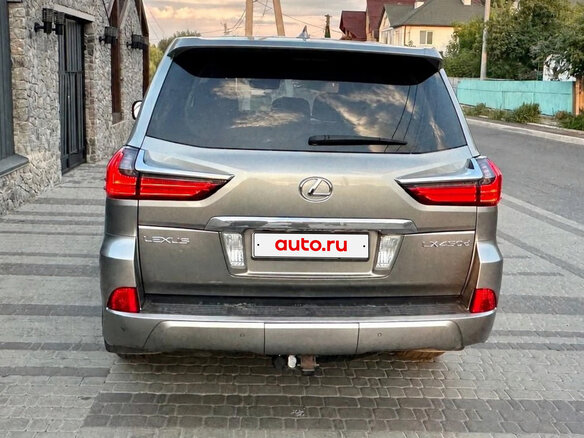 2017 Lexus LX 450d III Рестайлинг 2, серый, 5980000 рублей - вид 2