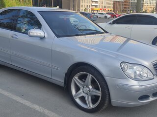2004 Mercedes-Benz S-Класс 350 IV (W220) Рестайлинг, серый, 1800000 рублей, вид 2