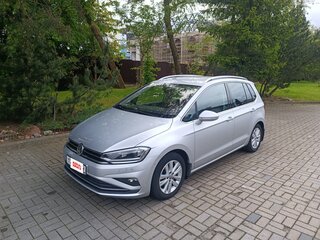 2018 Volkswagen Golf Sportsvan I Рестайлинг, серебристый, 1870000 рублей, вид 1