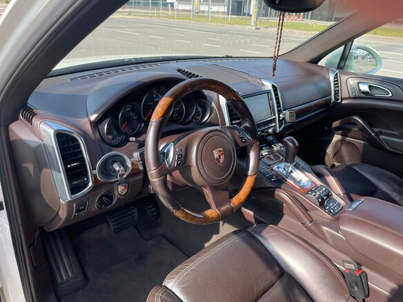 2011 Porsche Cayenne II (958), белый, 2200000 рублей - вид 12
