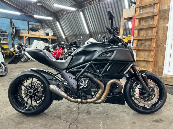 2014 Ducati Diavel, чёрный, 1250000 рублей - вид 3